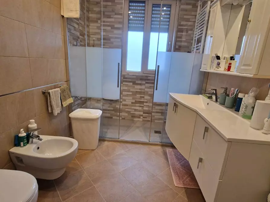 Immagine 25 di Appartamento in vendita  in via volpi 55 a Viareggio