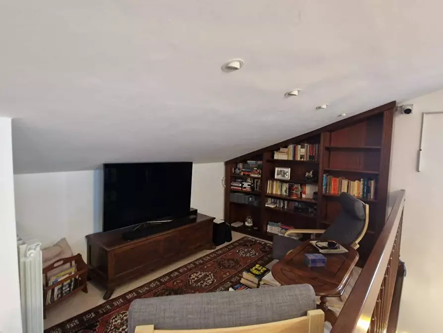 Immagine 37 di Appartamento in vendita  in via volpi 55 a Viareggio