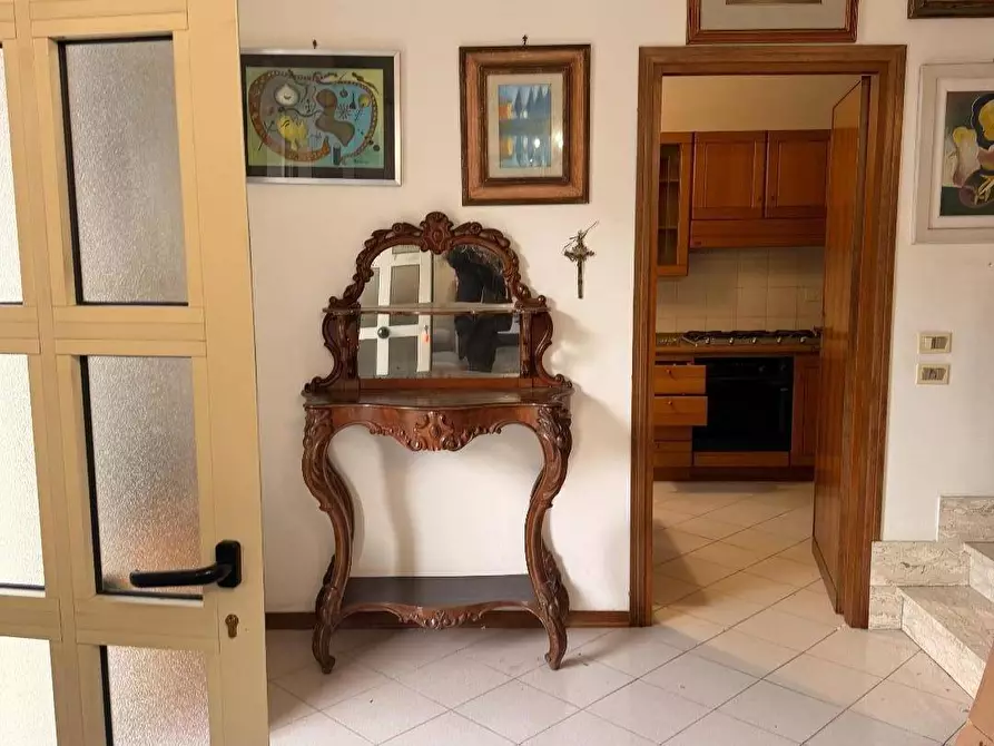 Immagine 8 di Villa in vendita  in via arrighi 10 a Viareggio