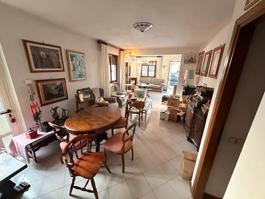 Immagine 4 di Villa in vendita  in via arrighi 10 a Viareggio