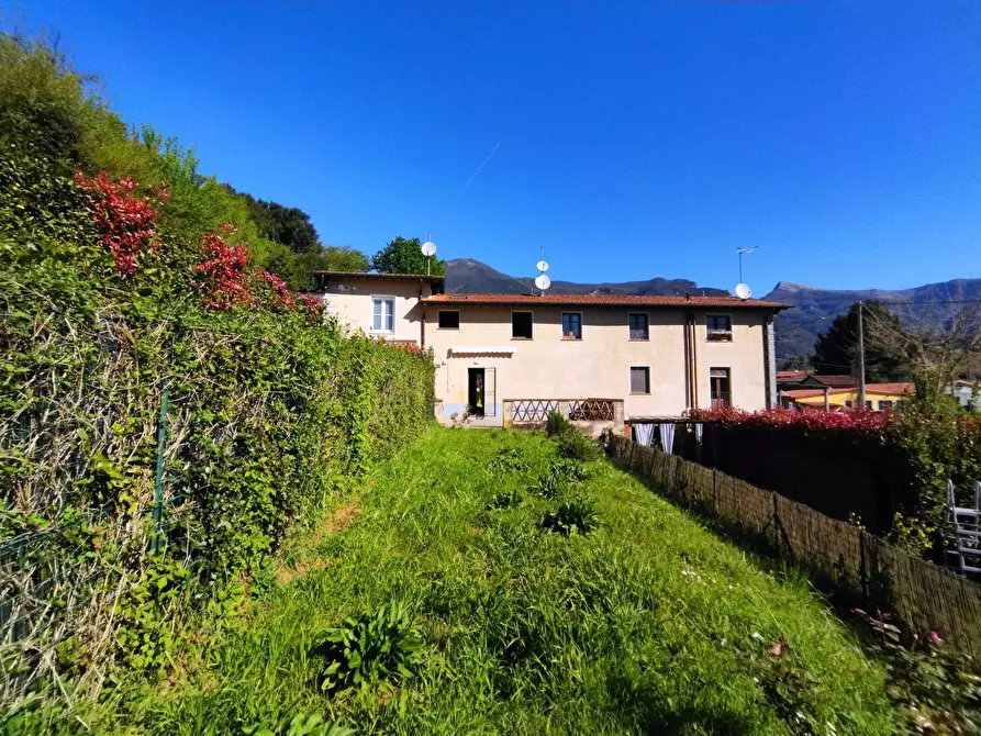 Immagine 6 di Villetta a schiera in vendita  in via Carignoni 55 a Camaiore