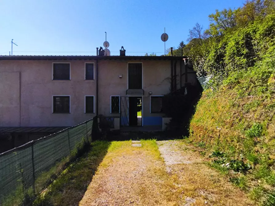 Immagine 9 di Villetta a schiera in vendita  in via Carignoni 55 a Camaiore