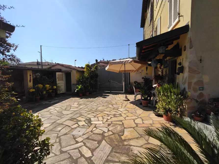 Immagine 4 di Casa indipendente in vendita  in via provinciale 79 a Camaiore