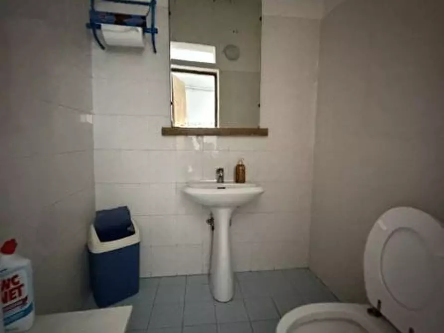 Immagine 7 di Locale commerciale in vendita  in via della foce 100 a Viareggio