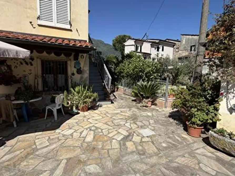Immagine 42 di Casa indipendente in vendita  in via provinciale 79 a Camaiore