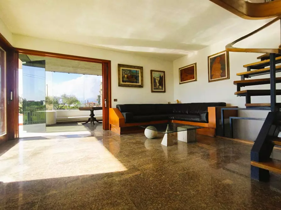 Immagine 2 di Villa in vendita  in via macchia monteggiorini a Camaiore
