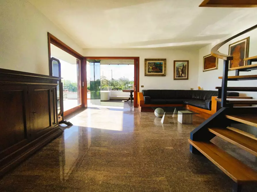 Immagine 4 di Villa in vendita  in via macchia monteggiorini a Camaiore
