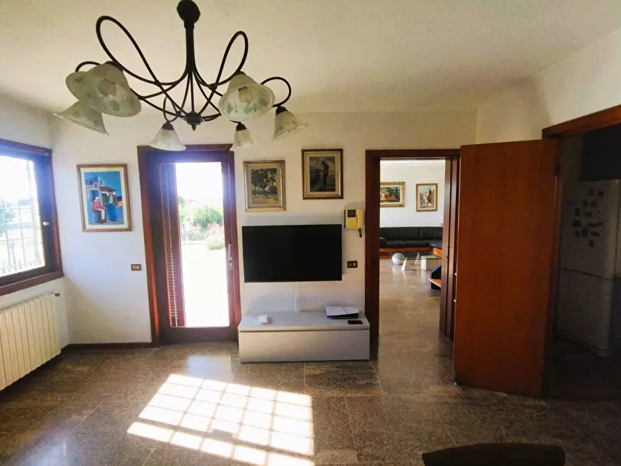 Immagine 10 di Villa in vendita  in via macchia monteggiorini a Camaiore