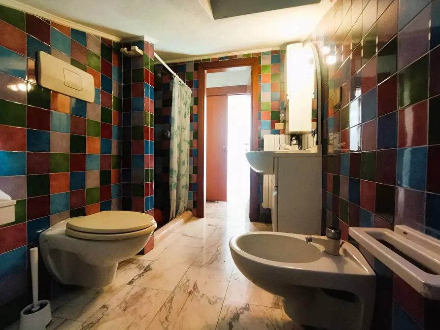 Immagine 28 di Villa in vendita  in via macchia monteggiorini a Camaiore