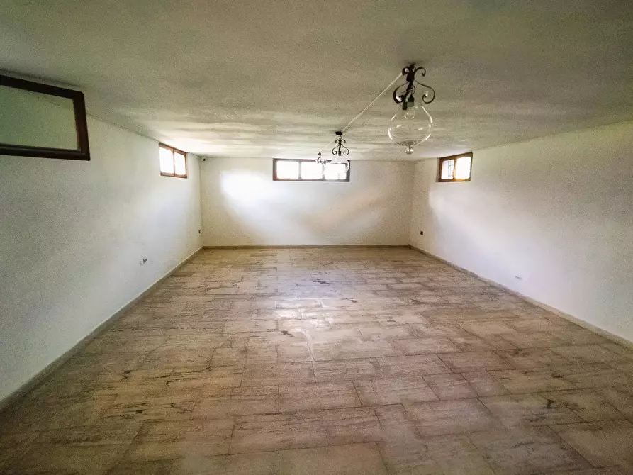 Immagine 31 di Villa in vendita  in via macchia monteggiorini a Camaiore