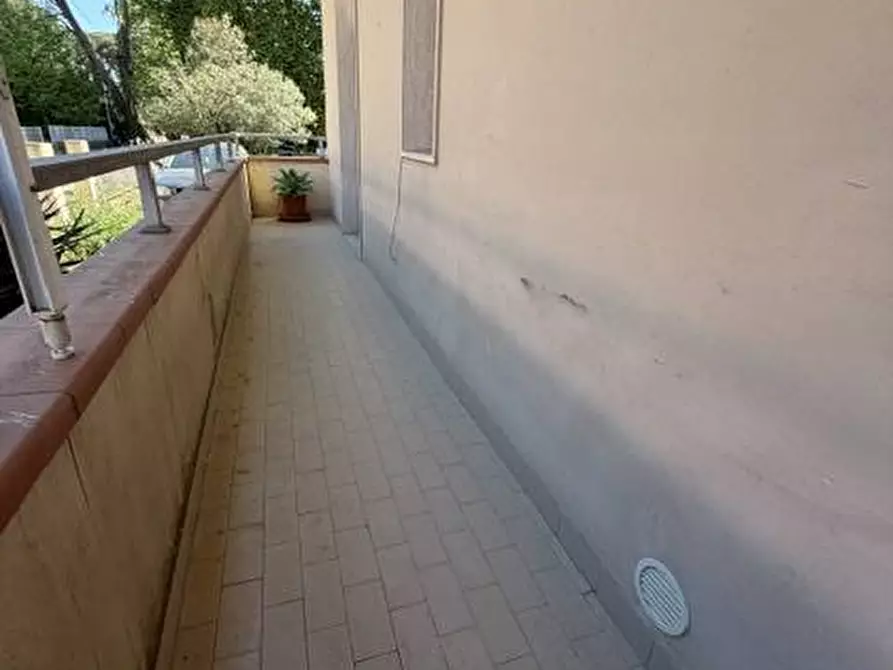 Immagine 7 di Appartamento in vendita  in via Oberdan 100 a Viareggio