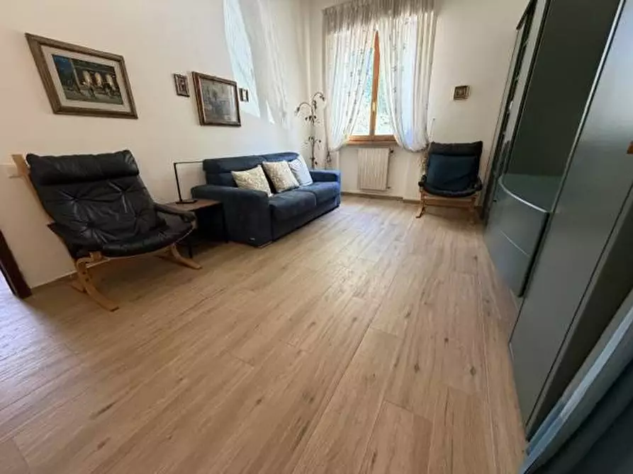 Immagine 3 di Appartamento in vendita  in via Oberdan 100 a Viareggio