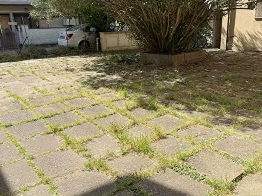 Immagine 15 di Appartamento in vendita  in via Oberdan 100 a Viareggio