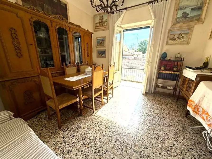 Immagine 1 di Casa indipendente in vendita  in via Pascoli 33 a Viareggio