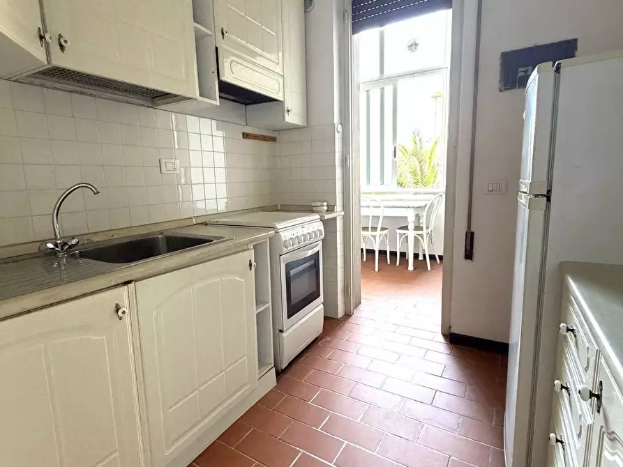 Immagine 9 di Appartamento in vendita  in via verdi 230 a Viareggio