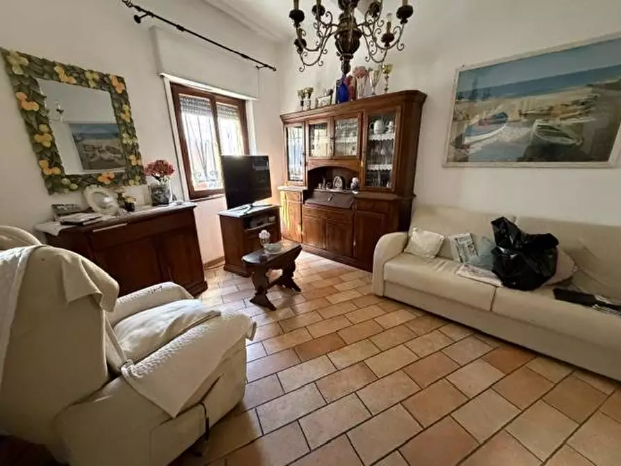 Immagine 4 di Casa indipendente in vendita  in via Coppino 55 a Viareggio