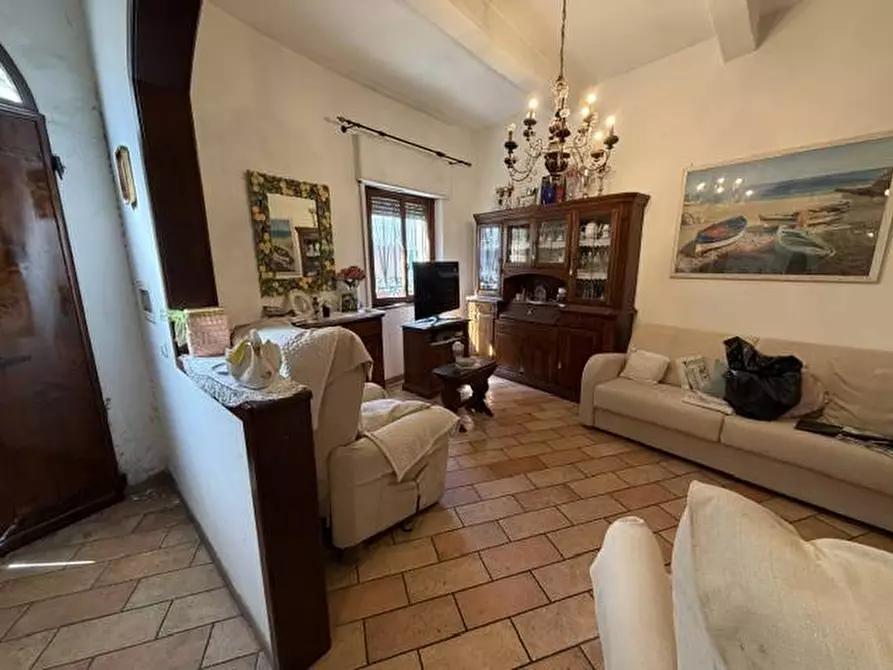 Immagine 2 di Casa indipendente in vendita  in via Coppino 55 a Viareggio