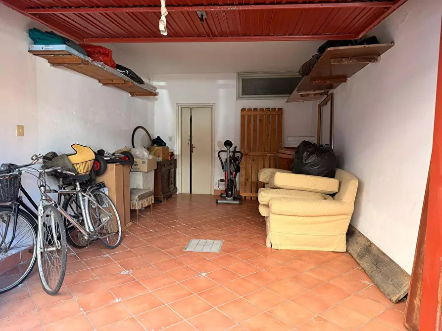 Immagine 14 di Appartamento in vendita  in via puccini 301 a Viareggio