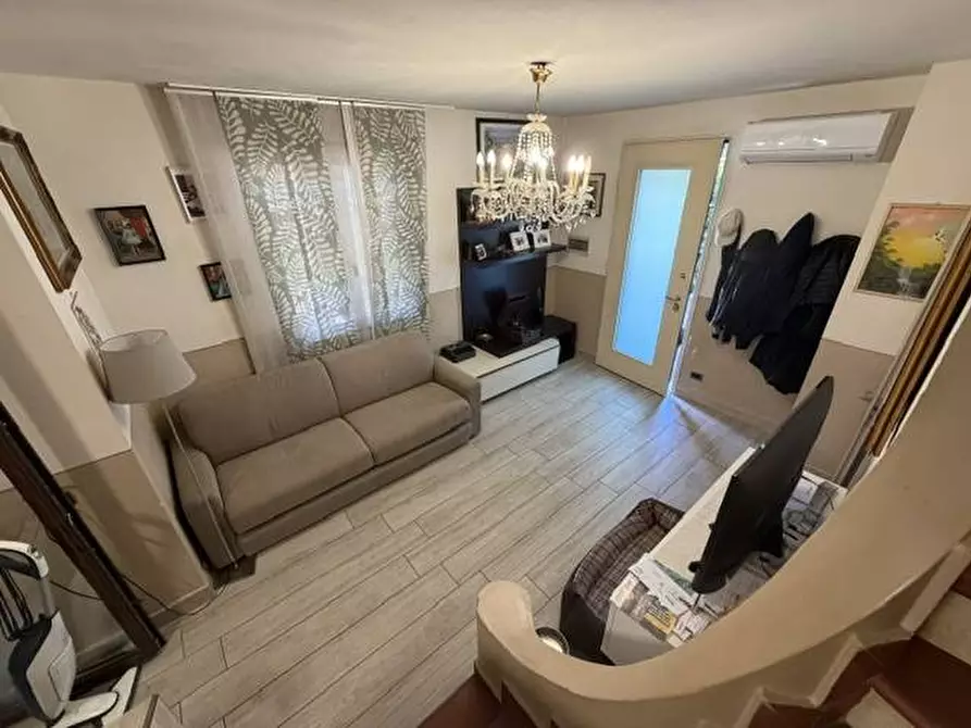Immagine 6 di Villetta a schiera in vendita  in via butterfly 301 a Viareggio