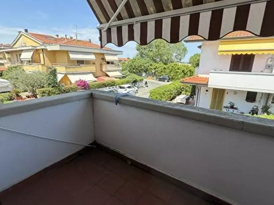 Immagine 30 di Villetta a schiera in vendita  in via butterfly 301 a Viareggio