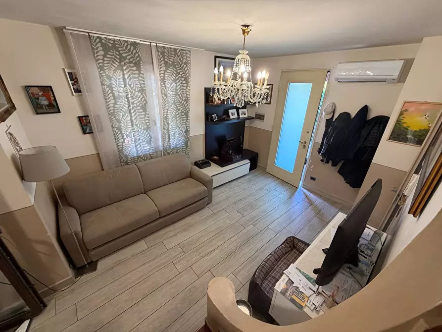 Immagine 1 di Villetta a schiera in vendita  in via butterfly 301 a Viareggio