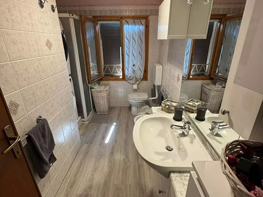 Immagine 12 di Appartamento in vendita  in Via Boccaccio a Pavullo Nel Frignano