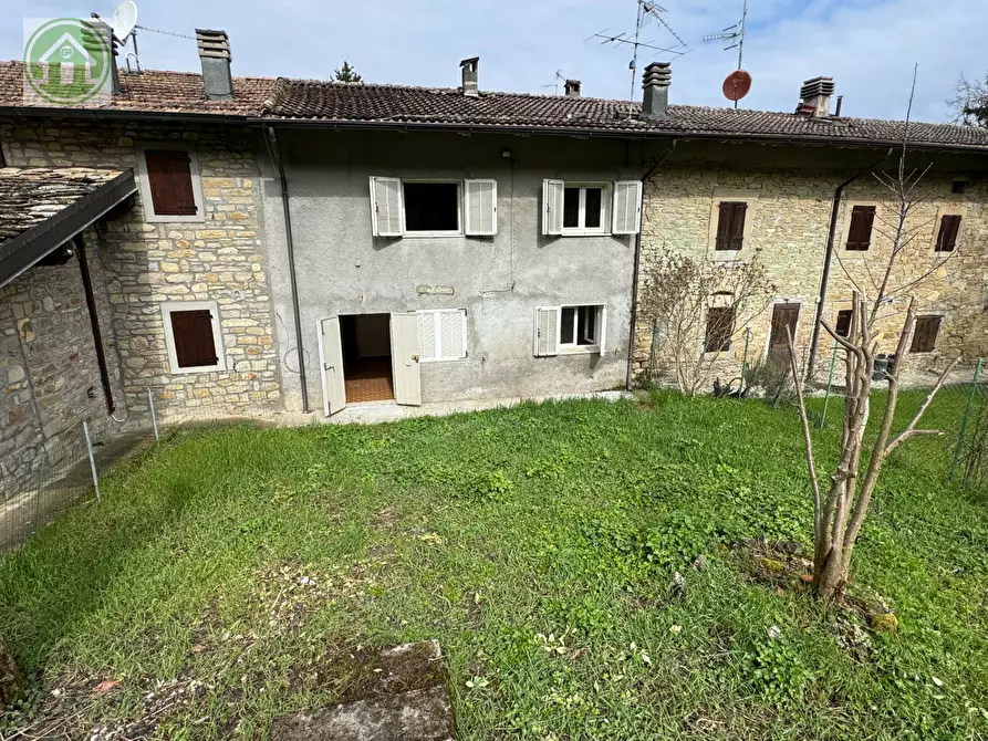 Immagine 1 di Casa indipendente in vendita  a Polinago