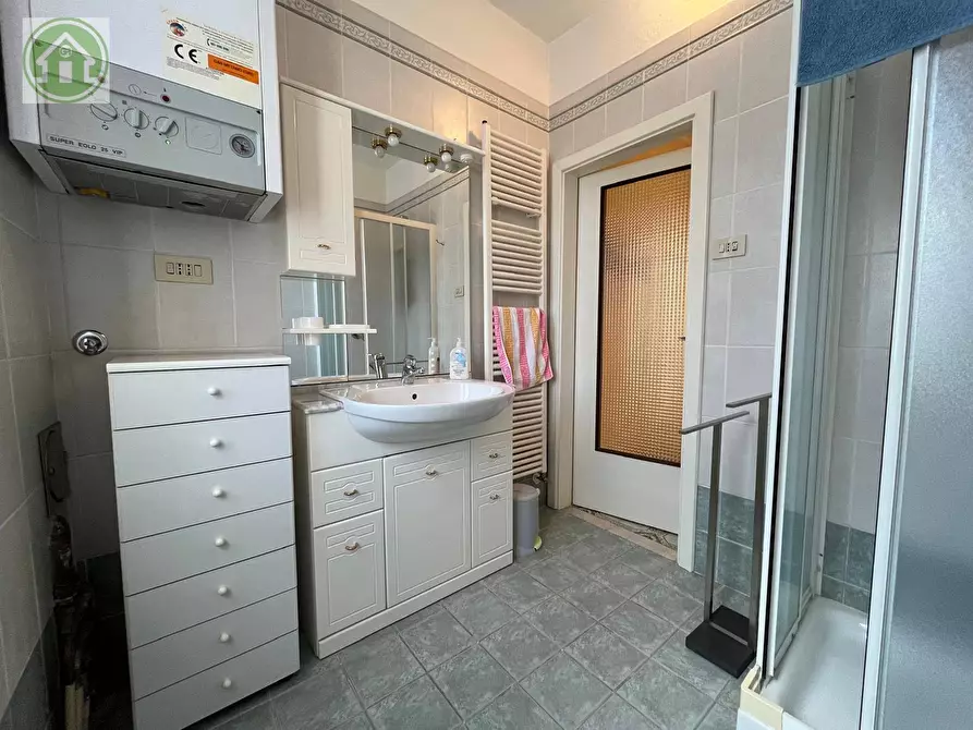 Immagine 10 di Appartamento in vendita  in Via Giardini a Pavullo Nel Frignano