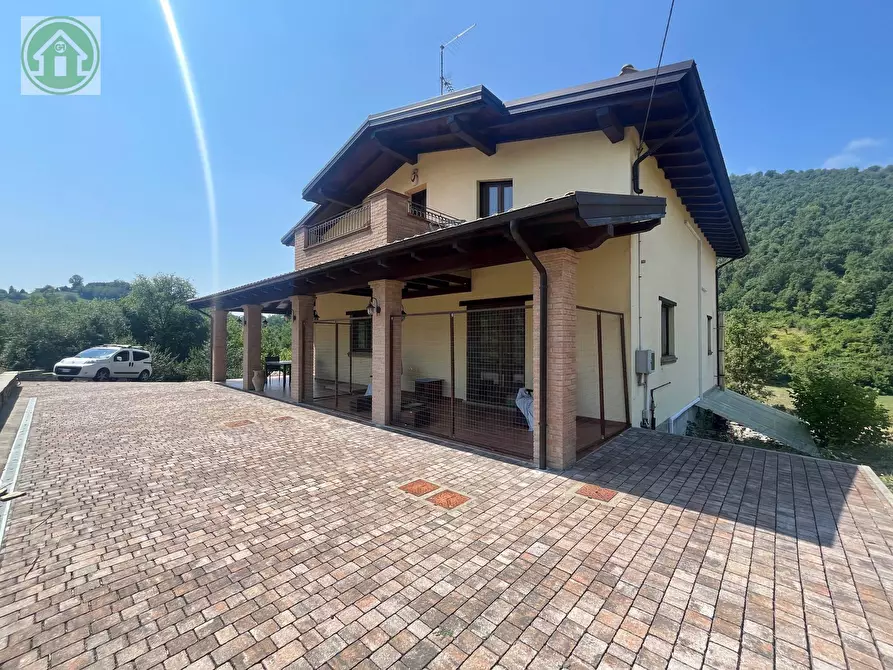 Immagine 1 di Casa indipendente in vendita  a Serramazzoni