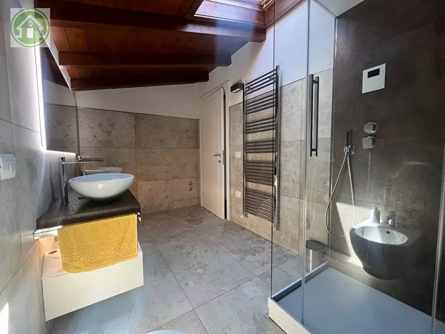 Immagine 36 di Casa indipendente in vendita  a Serramazzoni