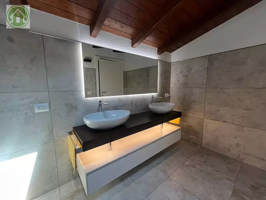 Immagine 38 di Casa indipendente in vendita  a Serramazzoni