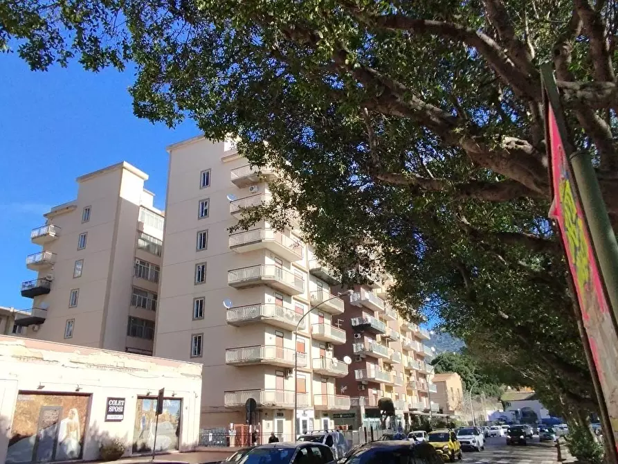 Immagine 5 di Appartamento in vendita  in Viale Praga 14 a Palermo