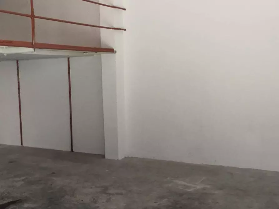 Immagine 4 di Box auto in vendita  in Via Franz Liszt 4 a Palermo