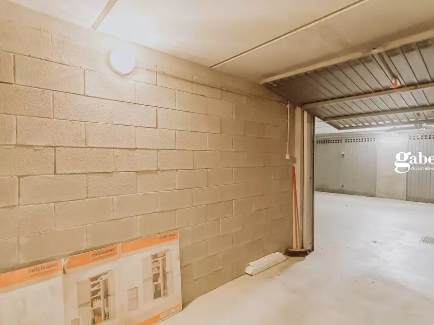 Immagine 5 di Box auto in vendita  a Cernusco Lombardone