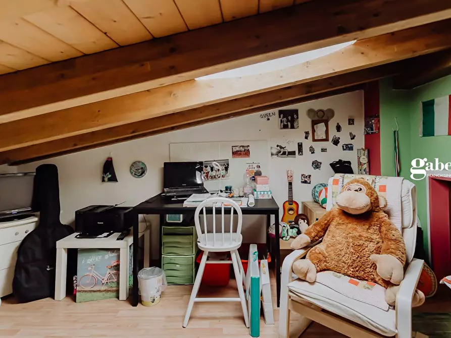 Immagine 22 di Appartamento in vendita  in via Leopardi 4/A a Valgreghentino