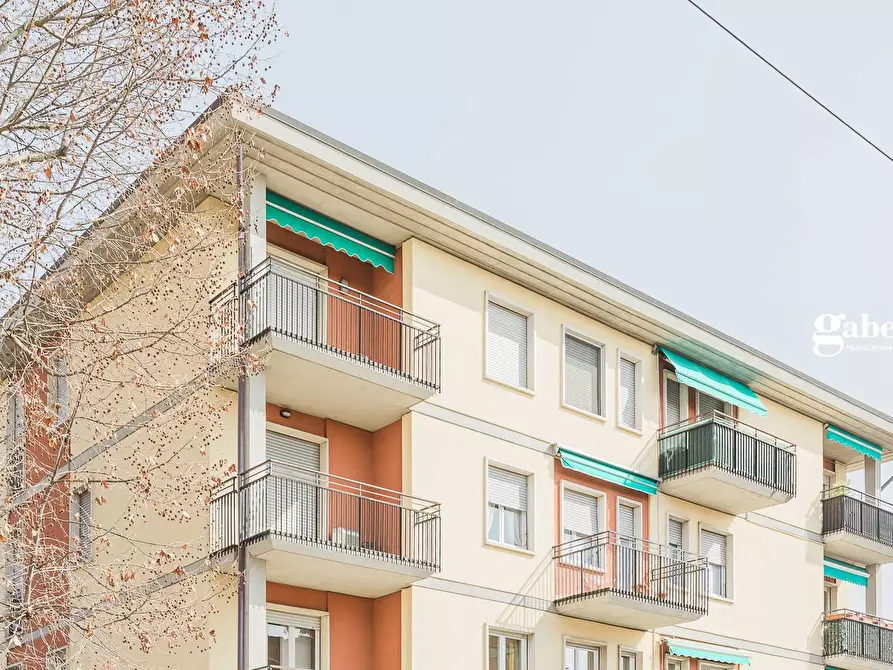 Immagine 22 di Appartamento in vendita  in viale Verdi 59 a Merate