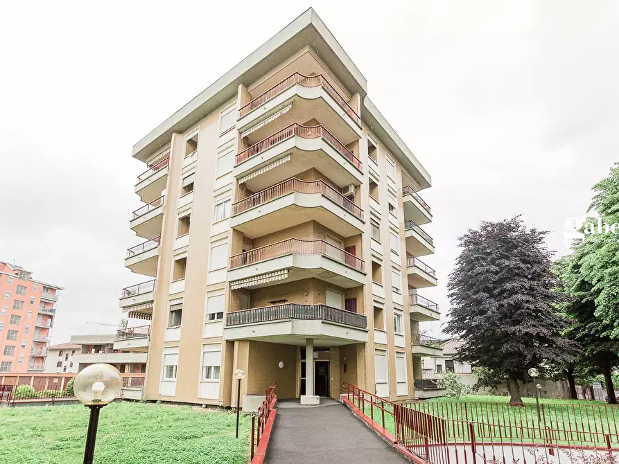 Immagine 22 di Appartamento in vendita  in Via Monte Bianco 1 a Busto Arsizio