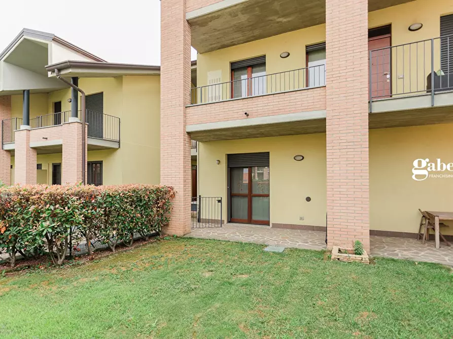 Immagine 40 di Appartamento in vendita  in Via Caduti della Libertà 5 a Verderio Superiore