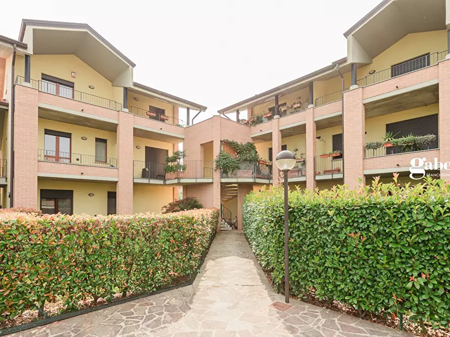 Immagine 41 di Appartamento in vendita  in Via Caduti della Libertà 5 a Verderio Superiore