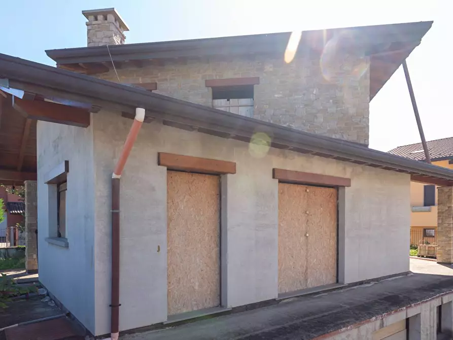 Immagine 4 di Villa in vendita  in Via Grigna Snc a Verderio Superiore