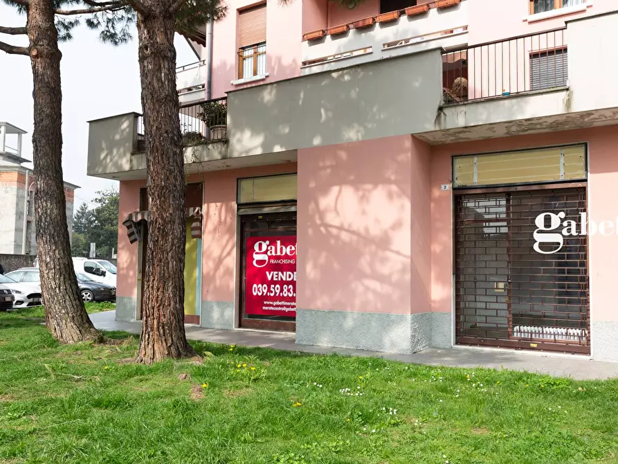 Immagine 2 di Negozio in vendita  in via volta 2 a Paderno D'adda