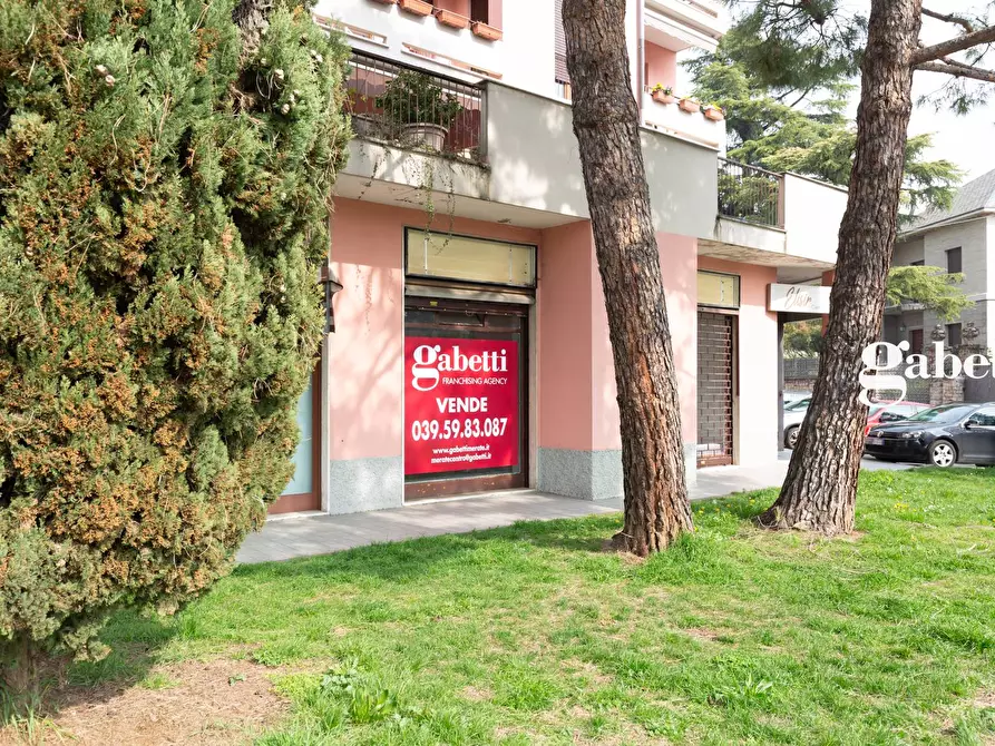 Immagine 3 di Negozio in vendita  in via volta 2 a Paderno D'adda