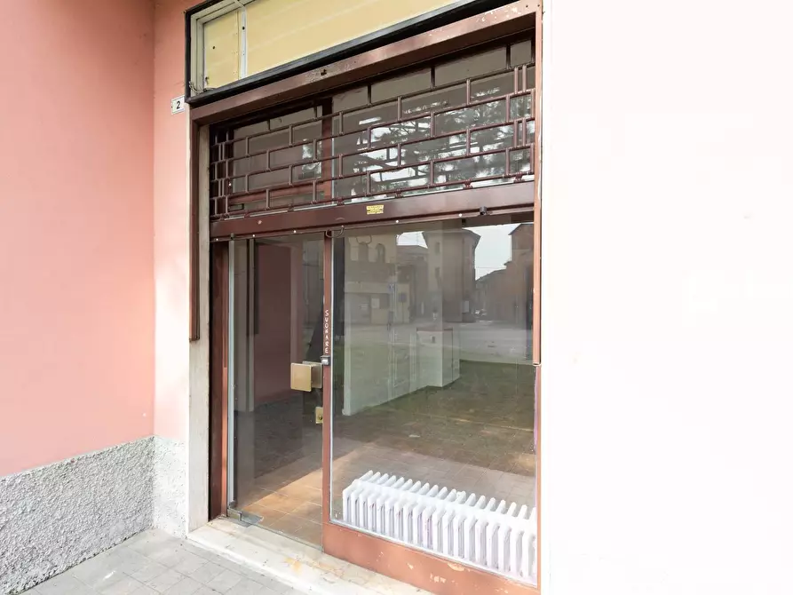 Immagine 5 di Negozio in vendita  in via volta 2 a Paderno D'adda
