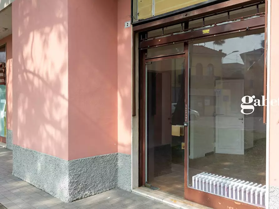 Immagine 6 di Negozio in vendita  in via volta 2 a Paderno D'adda