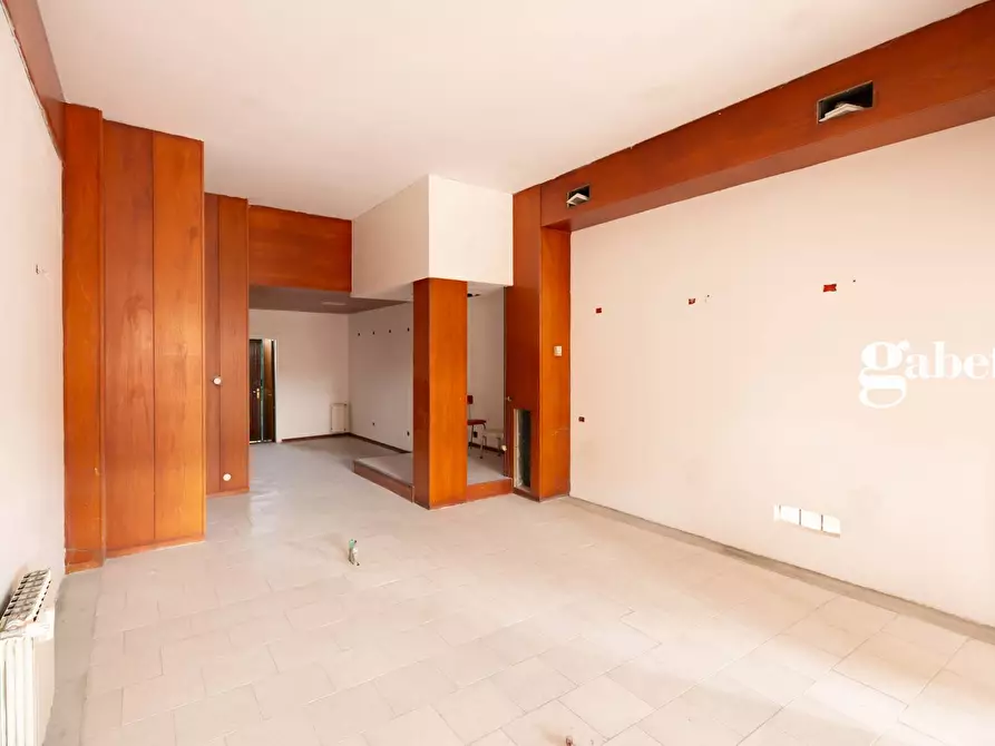 Immagine 13 di Negozio in vendita  in via volta 2 a Paderno D'adda