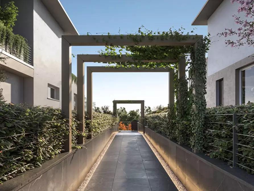 Immagine 5 di Villa in vendita  in VIA SAN PIETRO SNC a La Valletta Brianza