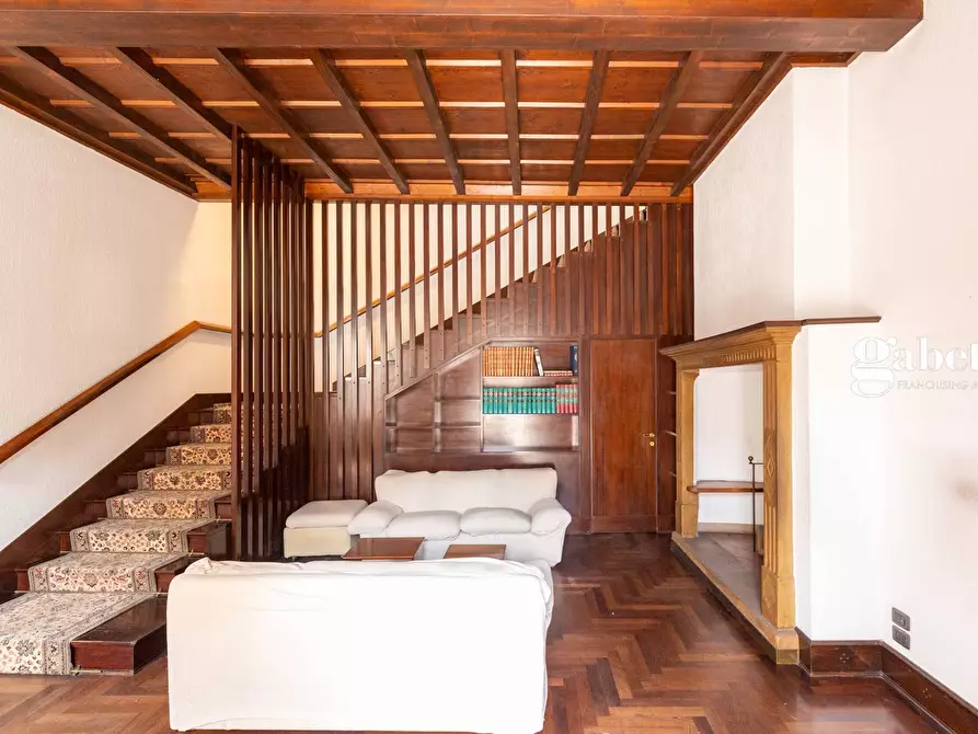 Immagine 25 di Palazzo in vendita  in Piazza Cioja 1 a Missaglia