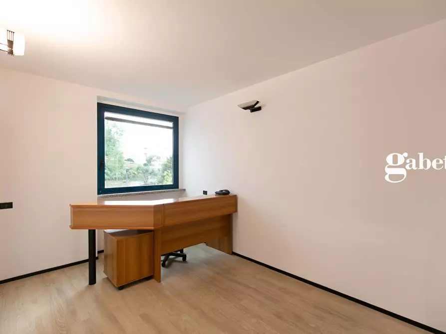 Immagine 20 di Ufficio in vendita  in Via De Gasperi 119 a Merate