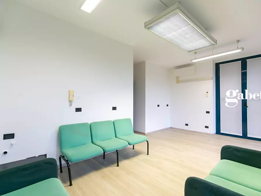 Immagine 31 di Ufficio in vendita  in Via De Gasperi 119 a Merate