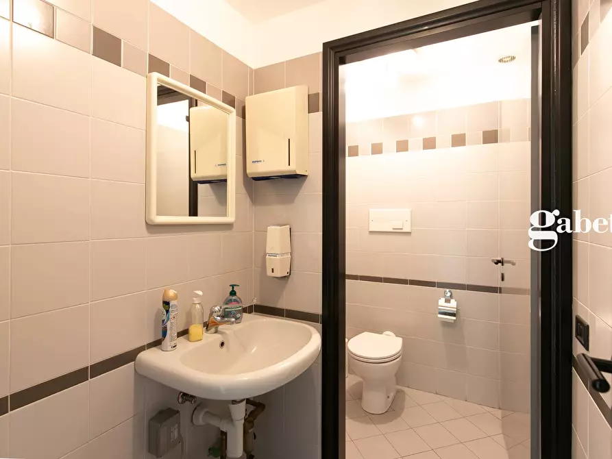 Immagine 28 di Attività commerciale in affitto  in Via De Gasperi 119 a Merate